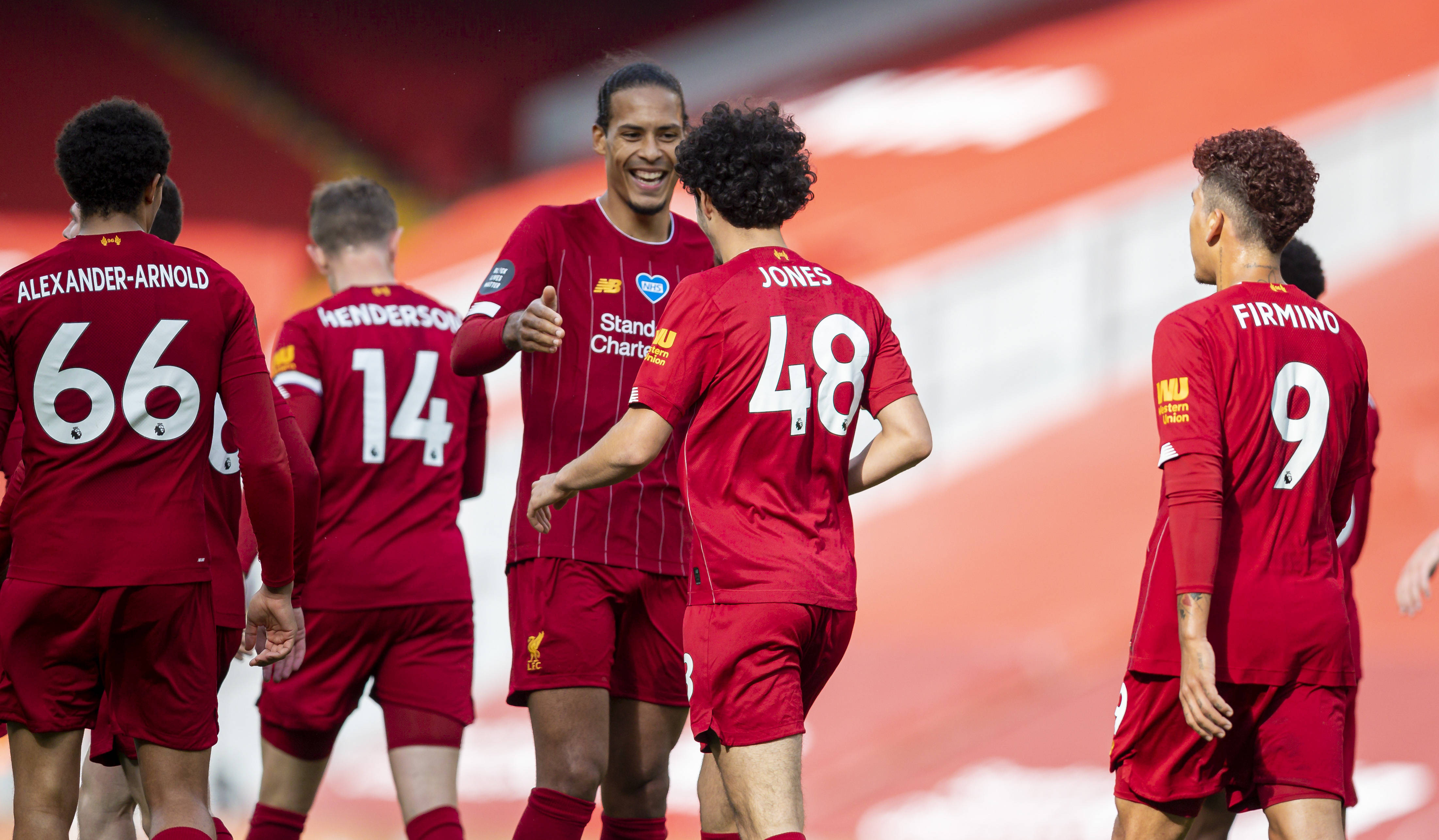 利物浦备战诺维奇,在球场全力以赴 利物浦备战诺维奇,在球场全力以赴