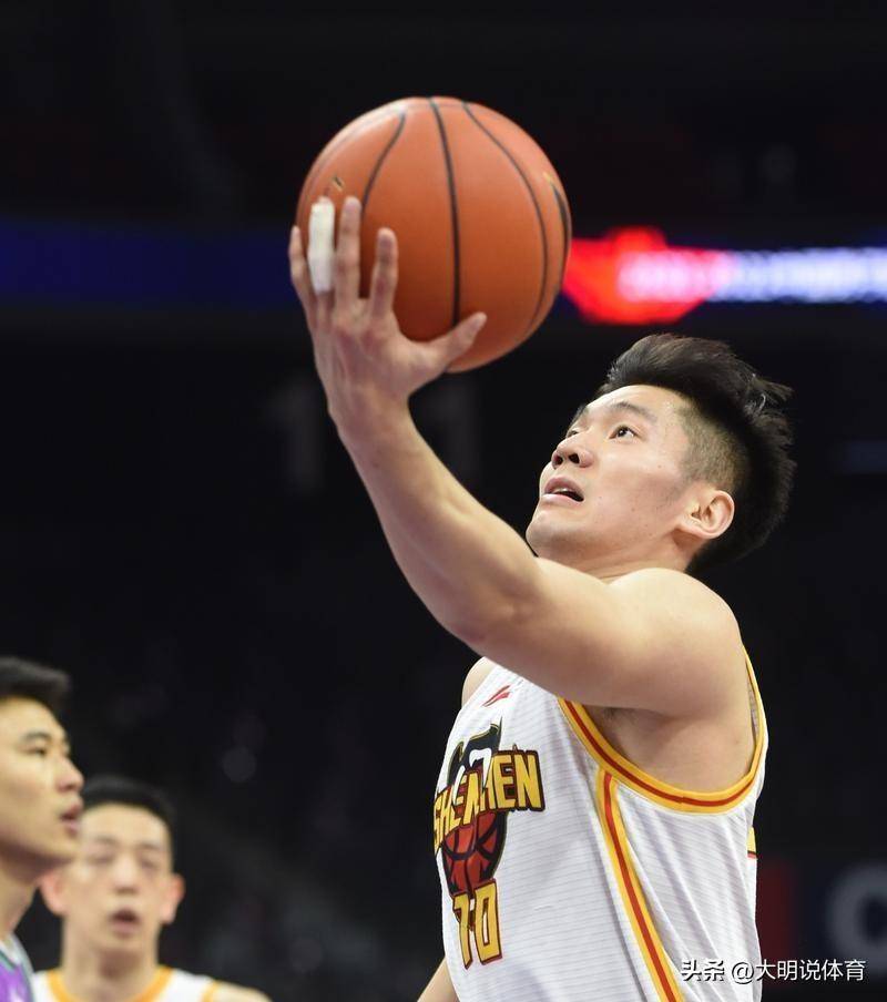 包含猛龙新援突破自我,表现出色获得主教练赞赏的词条 包含猛龙新援突破自我,表现出色获得主教练赞赏的词条