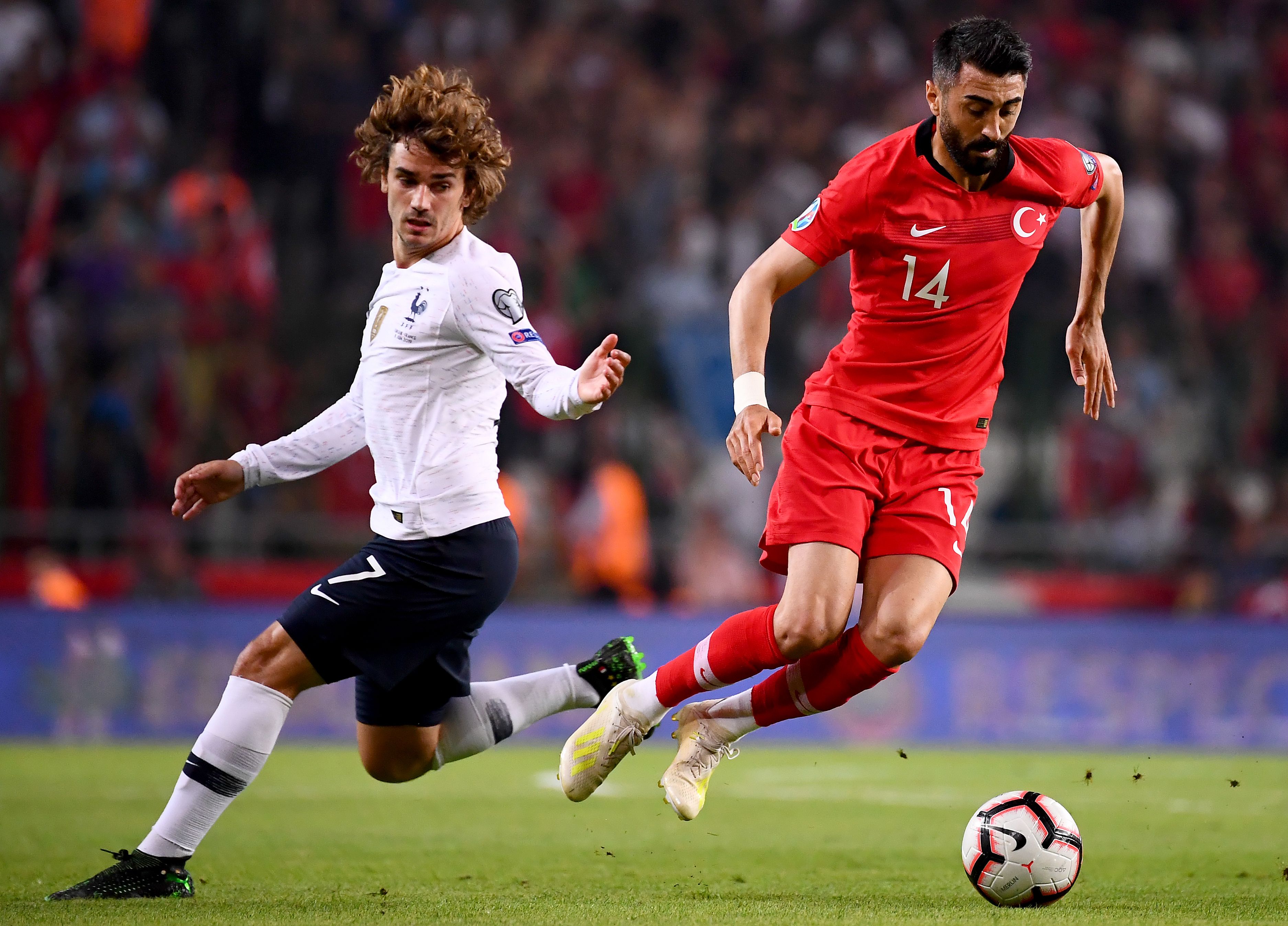 包含阿尔巴尼亚大胜土耳其，豪取三分的词条