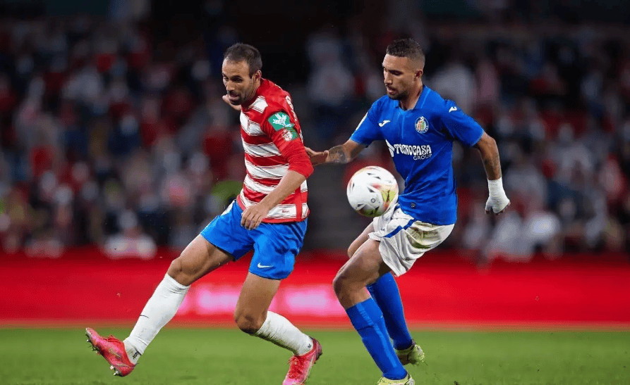 西甲两支球队爆发冲突,球场暴力事件频发 西甲两支球队爆发冲突,球场暴力事件频发