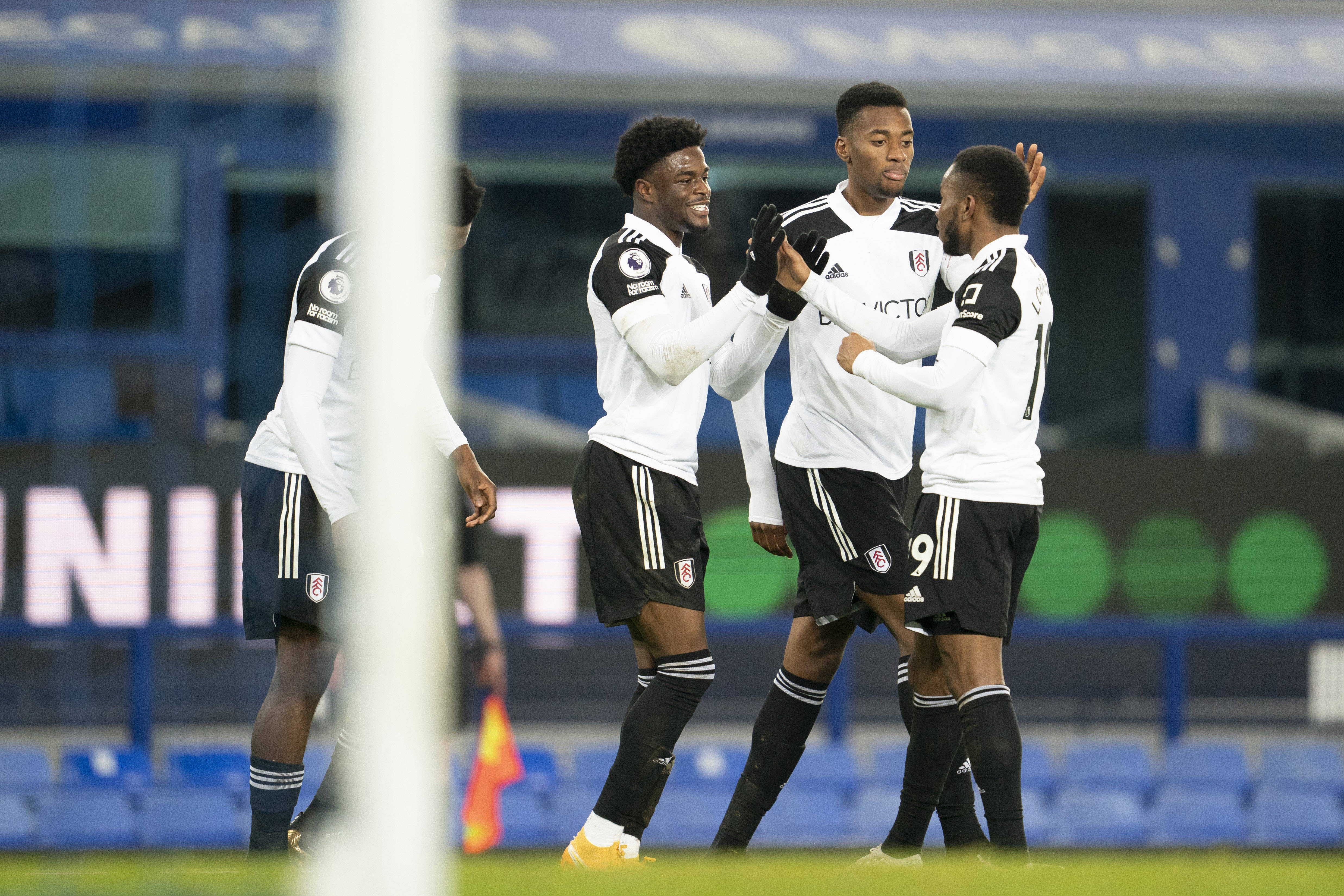 包含诺里奇主场战平沃特福德,双方不分胜负的词条 包含诺里奇主场战平沃特福德,双方不分胜负的词条