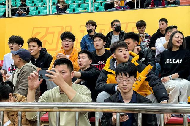 类人猿队全员出色发挥,主场取胜 类人猿队全员出色发挥,主场取胜