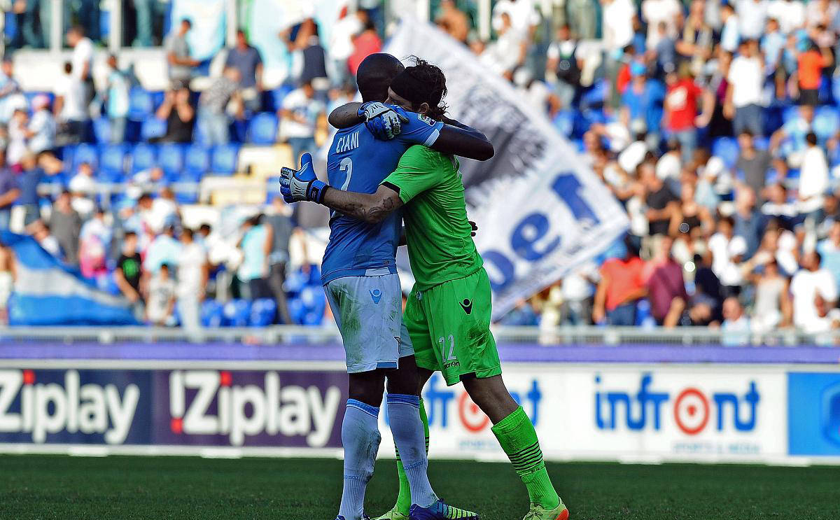 梅斯球员受伤离场,比赛受阻的简单介绍 梅斯球员受伤离场,比赛受阻的简单介绍