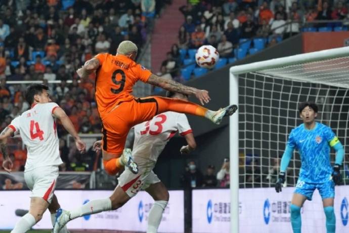 包含青岛海牛门将神勇守门，保护球门不失一球的词条