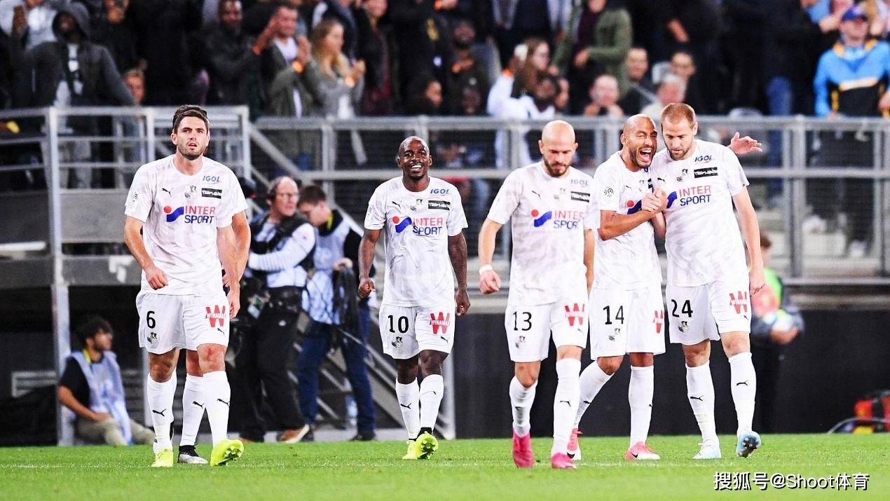 关于甘冈客场大胜尼斯，提升排名至第七的信息