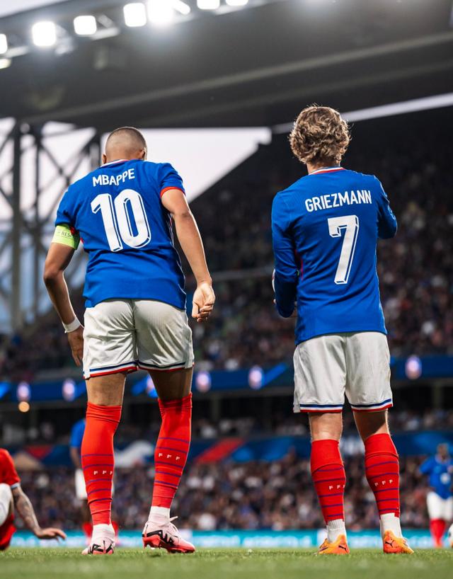 荷兰逆转赢乌克兰,欧洲杯名额在望! 荷兰逆转赢乌克兰,欧洲杯名额在望!