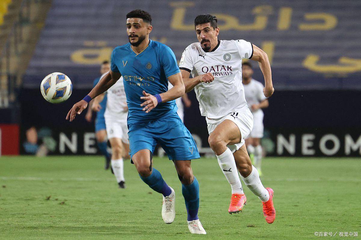 包含FC首尔队在激烈的亚冠比赛中取得惊人逆转的词条