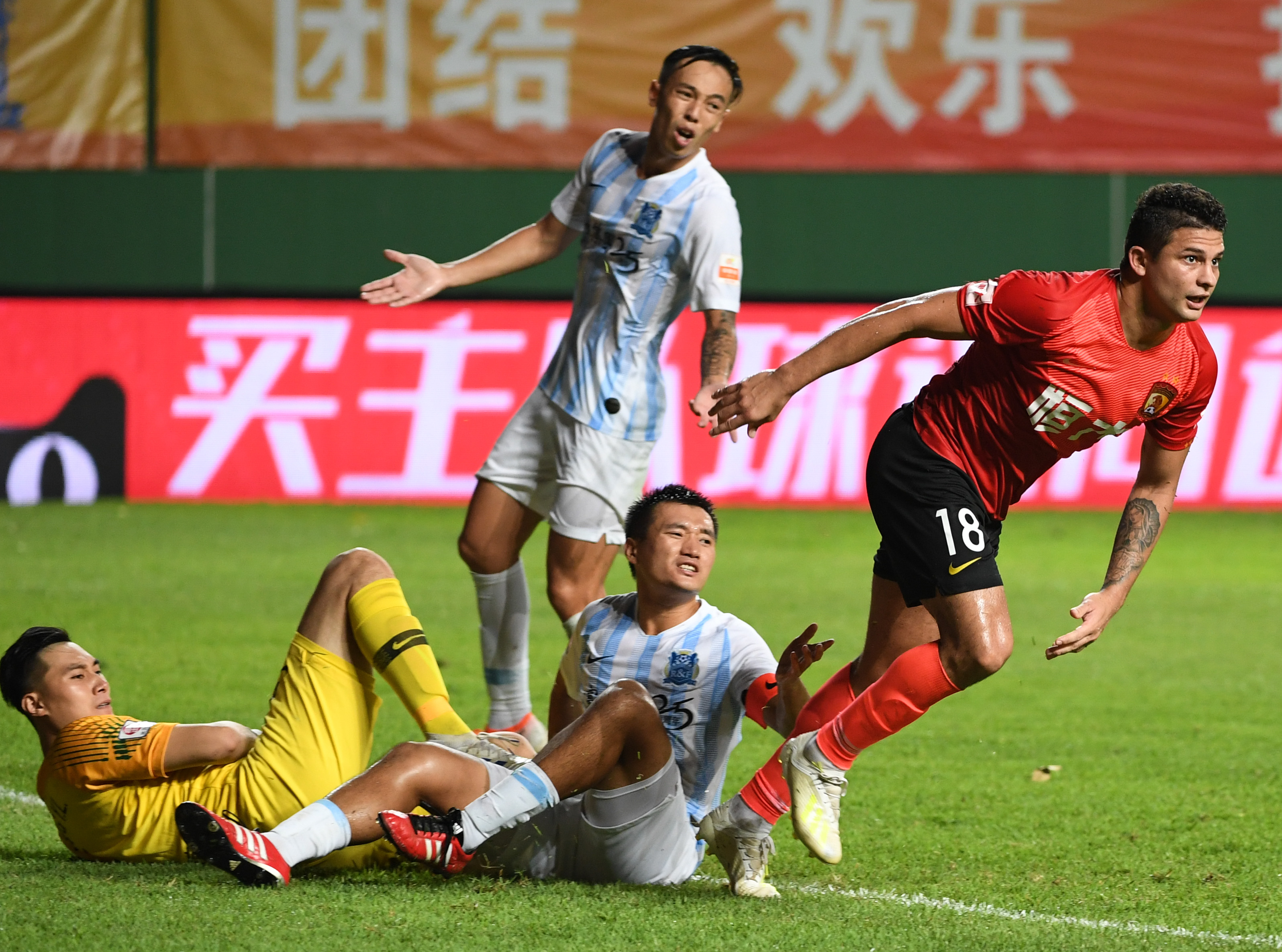 关于江苏苏宁遭遇危机,客场战绩不佳,积分榜排名急速下滑的信息 关于江苏苏宁遭遇危机,客场战绩不佳,积分榜排名急速下滑的信息