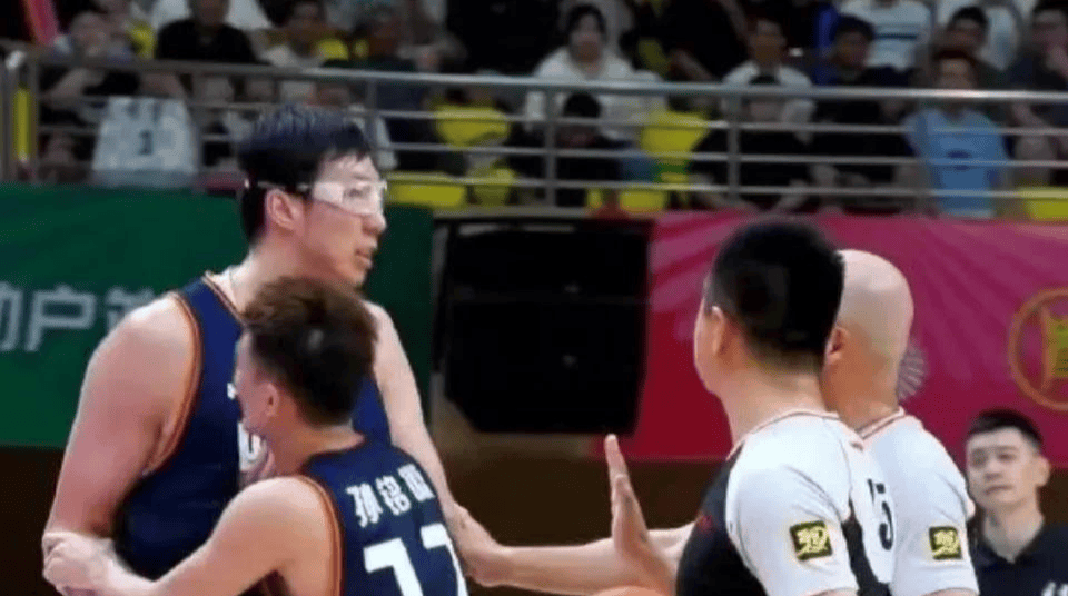 甘肃男篮客场对决辽宁顽强拼搏迎战来袭