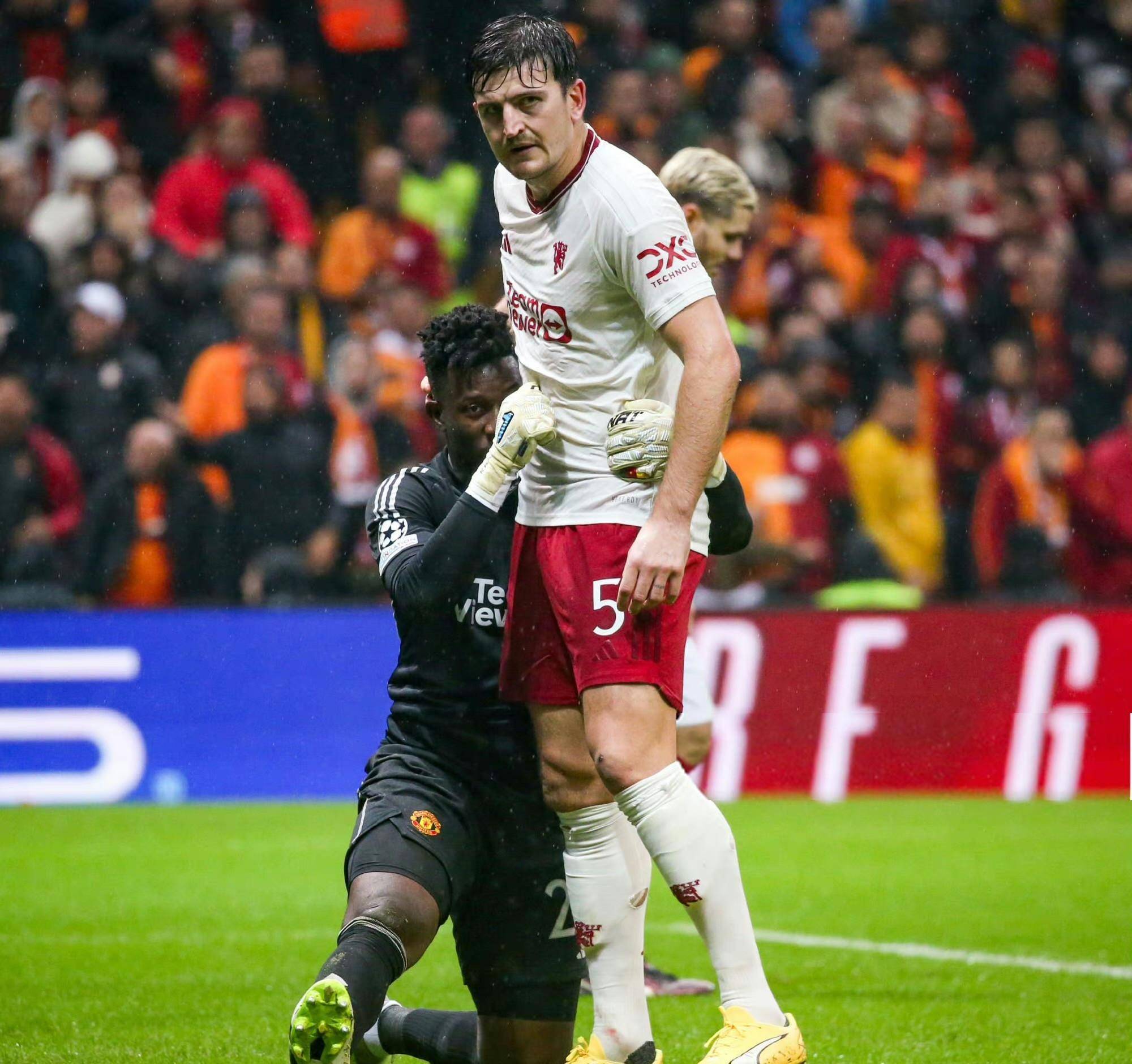 包含阿尔及利亚队客场逼平津巴布韦,小组出线形势渺茫的词条 包含阿尔及利亚队客场逼平津巴布韦,小组出线形势渺茫的词条