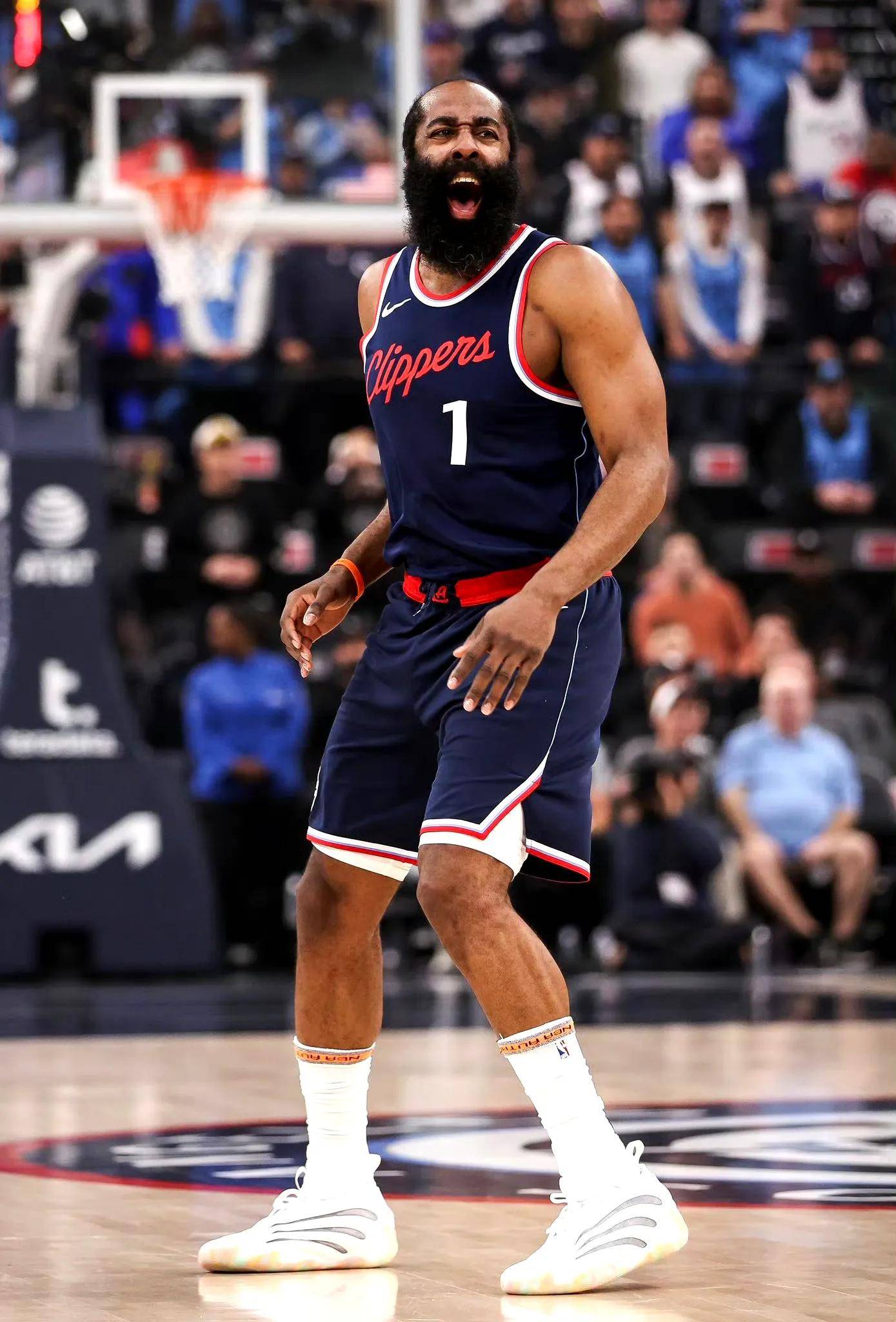 快船击败国王,继续追赶西部前列 快船击败国王,继续追赶西部前列