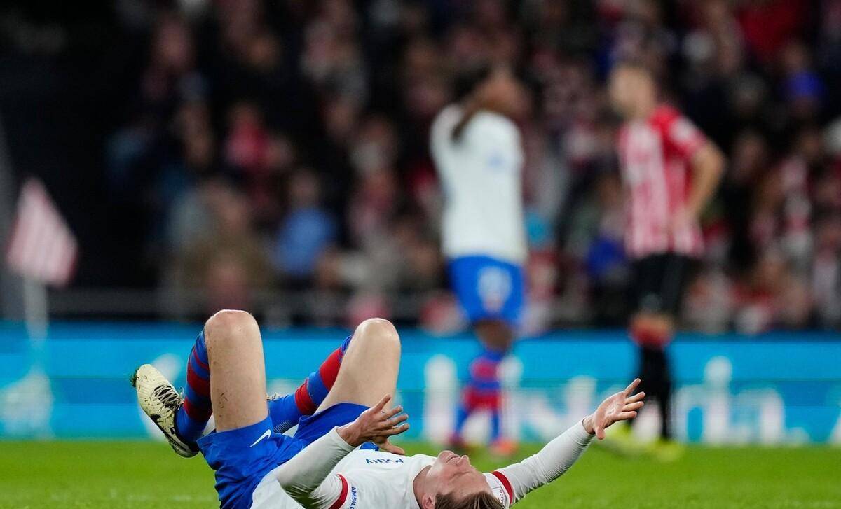 巴萨遭遇惨败,球迷情绪低落 巴萨遭遇惨败,球迷情绪低落