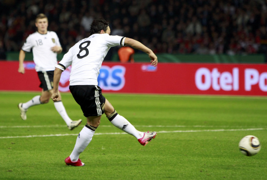 国家队勇夺榜首，赢得欧洲杯预选赛瞩目！的简单介绍