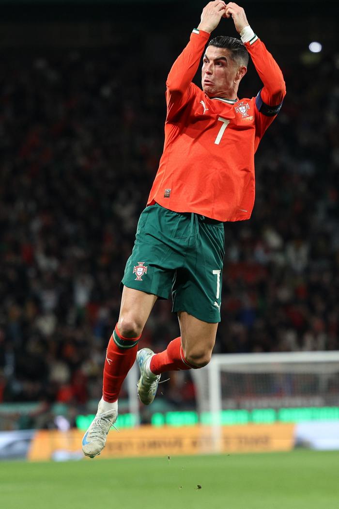 欧国杯明日之星崭露头角，球场上风光无限