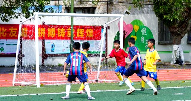 精彩足球比赛如期举行,精彩纷呈场面无限 精彩足球比赛如期举行,精彩纷呈场面无限