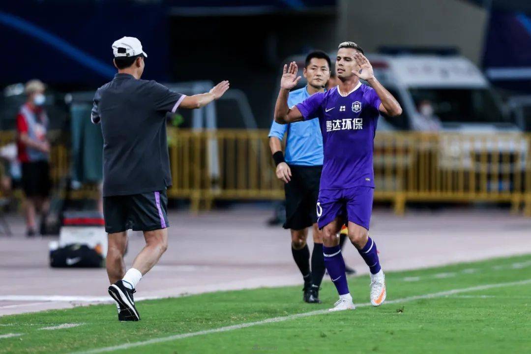 青岛黄海队伤病增多，面临困境