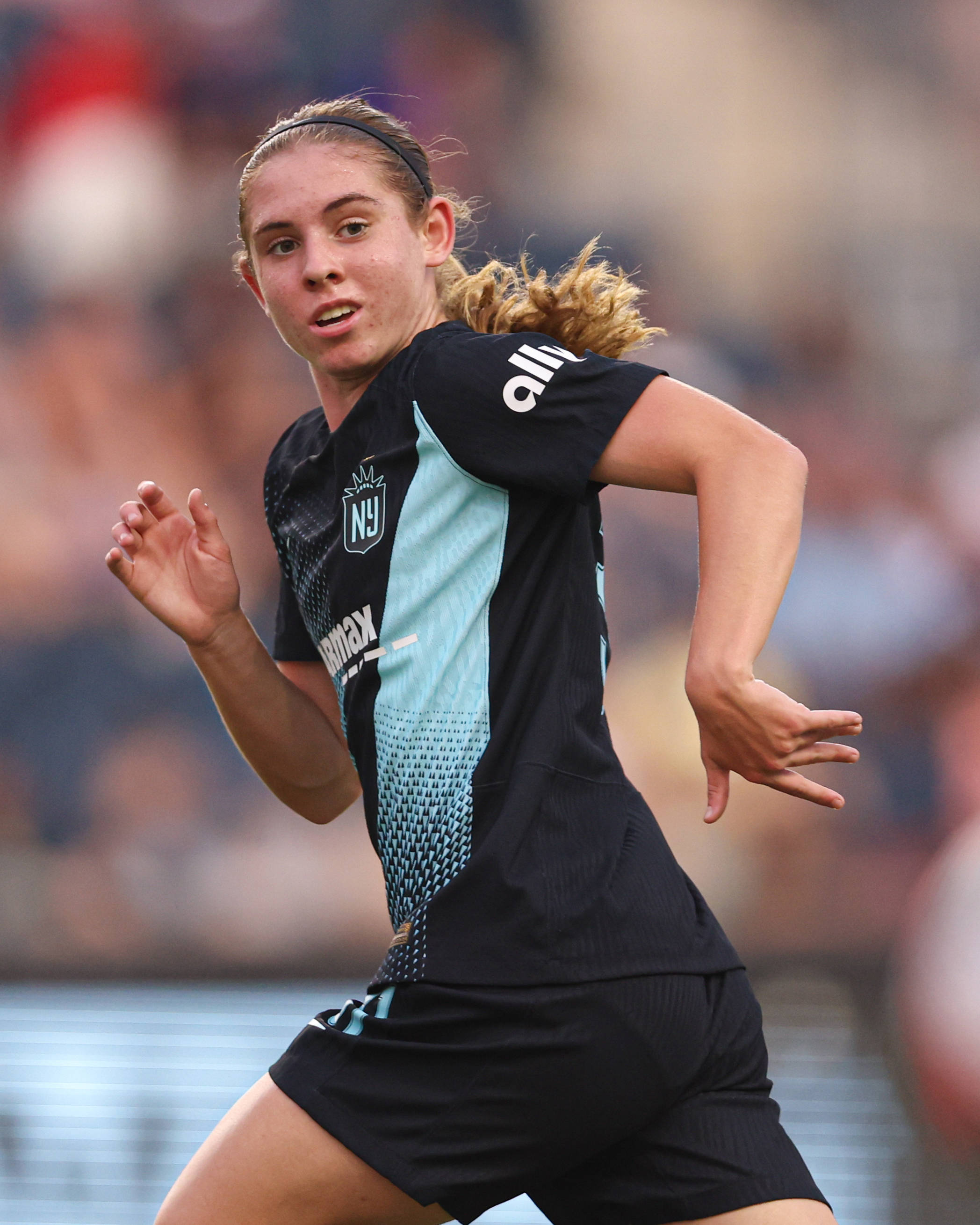 年轻球员接受国际足球俱乐部特训