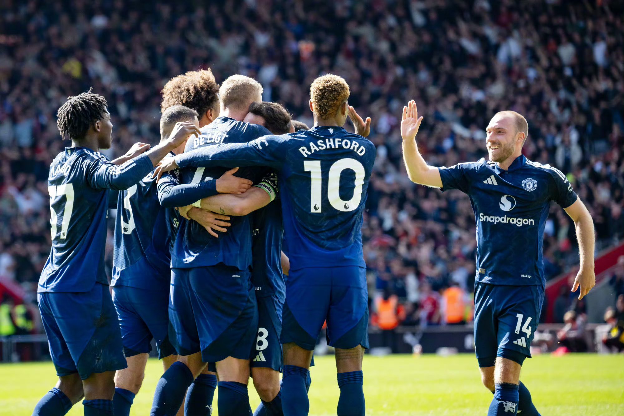 开云体育入口-诺维奇客场大捷，英超升班马表现日益稳健的简单介绍