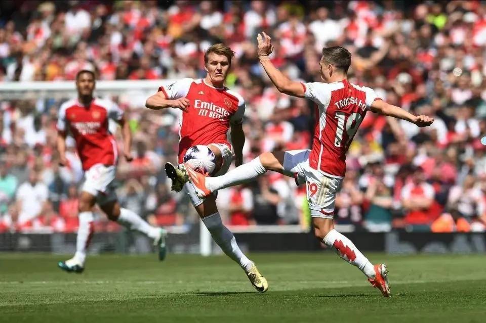 包含阿森纳客场战胜对手,取得关键三分的词条 包含阿森纳客场战胜对手,取得关键三分的词条