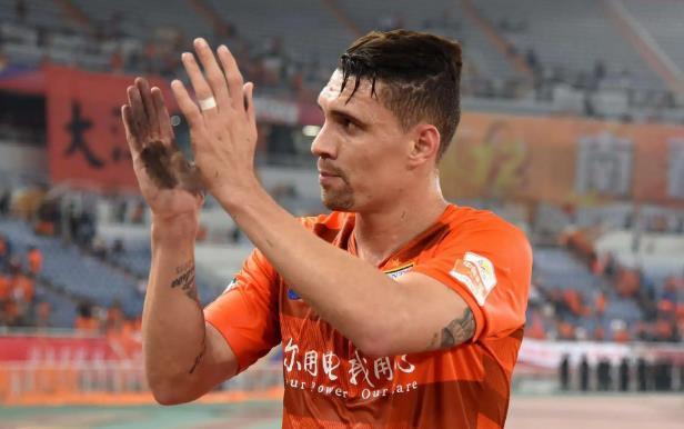 鲁能士气昂扬，豪取四连胜迎接新挑战