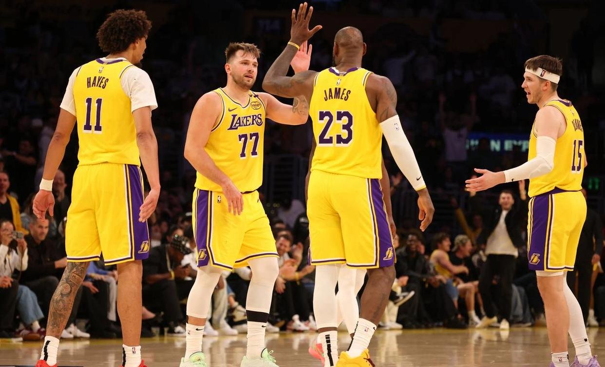 詹姆斯带领湖人晋级西部决赛 詹姆斯带领湖人晋级西部决赛