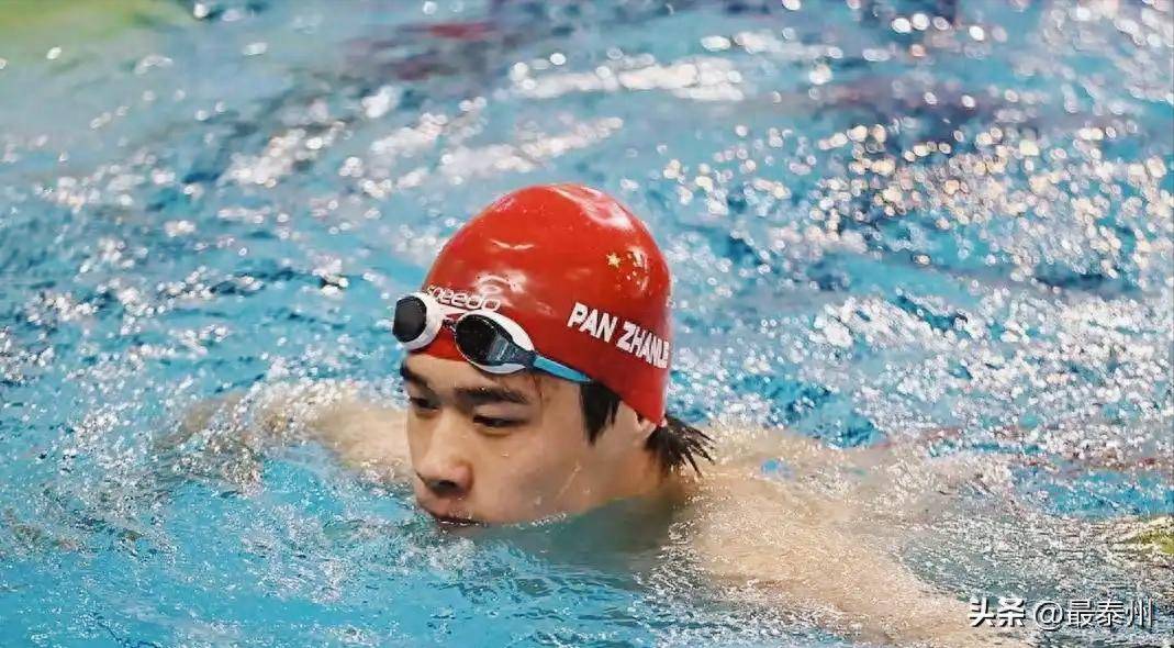 西班牙游泳选手夺冠,实力不容小觑 西班牙游泳选手夺冠,实力不容小觑