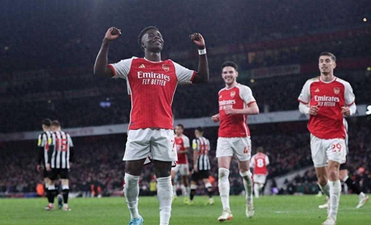 勃鲁日茨实现一连串胜利，率先升至榜首位置