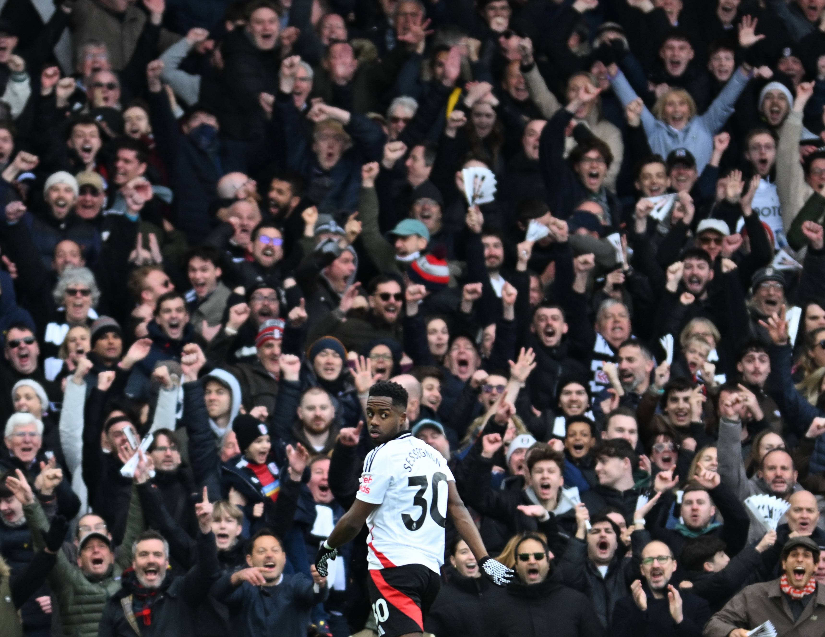 莱斯特城客场挑战热刺，强强对抗令人期待