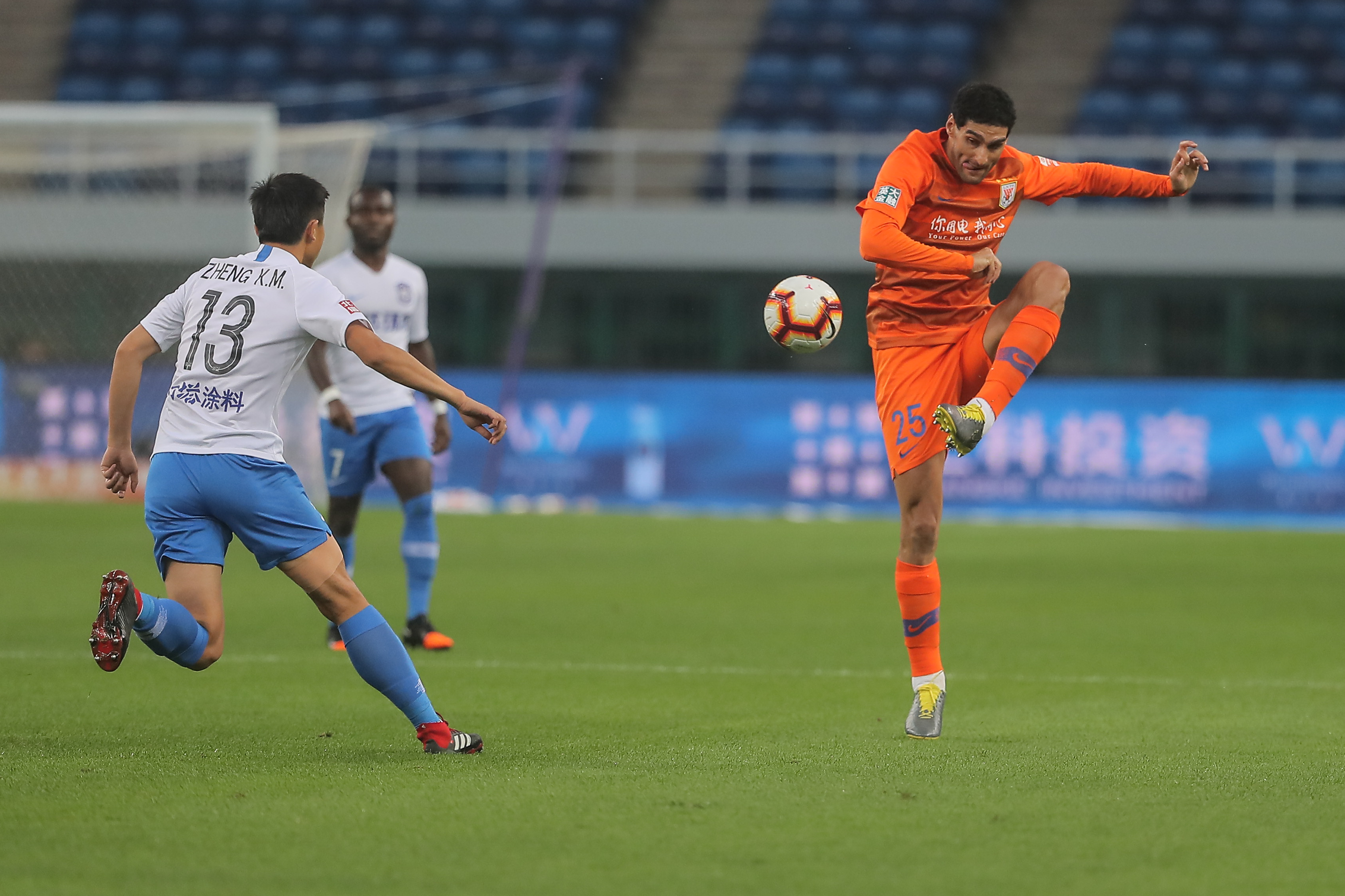 关于山东鲁能对阵深圳佳兆业,势均力敌激烈对决的信息 关于山东鲁能对阵深圳佳兆业,势均力敌激烈对决的信息