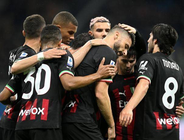 AC米兰球员换帅,希望转机 AC米兰球员换帅,希望转机