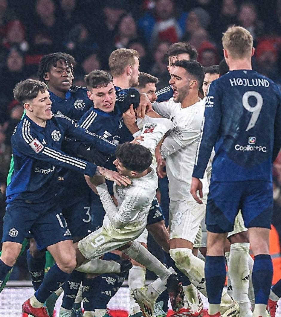 包含球场大战:德国队举重若轻摧枯拉朽的词条 包含球场大战:德国队举重若轻摧枯拉朽的词条