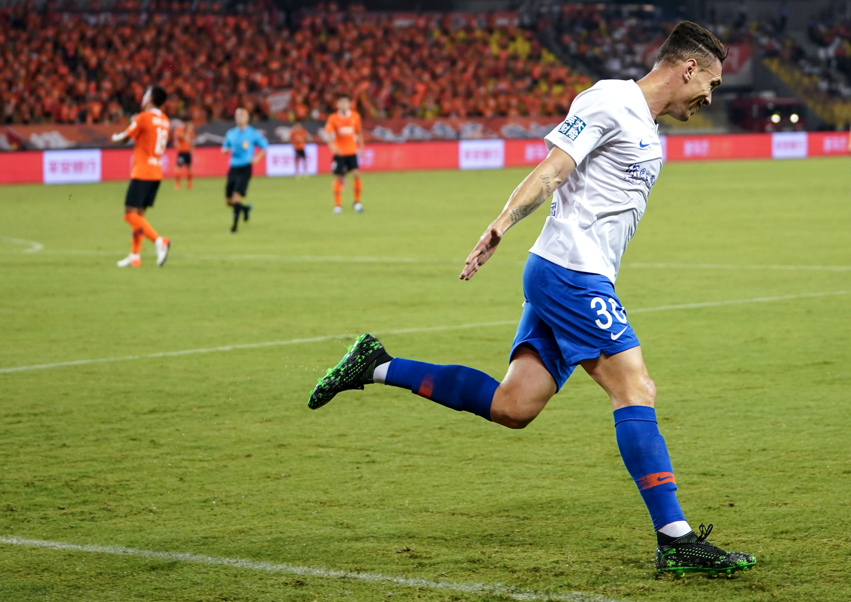 开云体育登录-关于武汉卓尔逆风翻盘，豪取主场胜利的信息