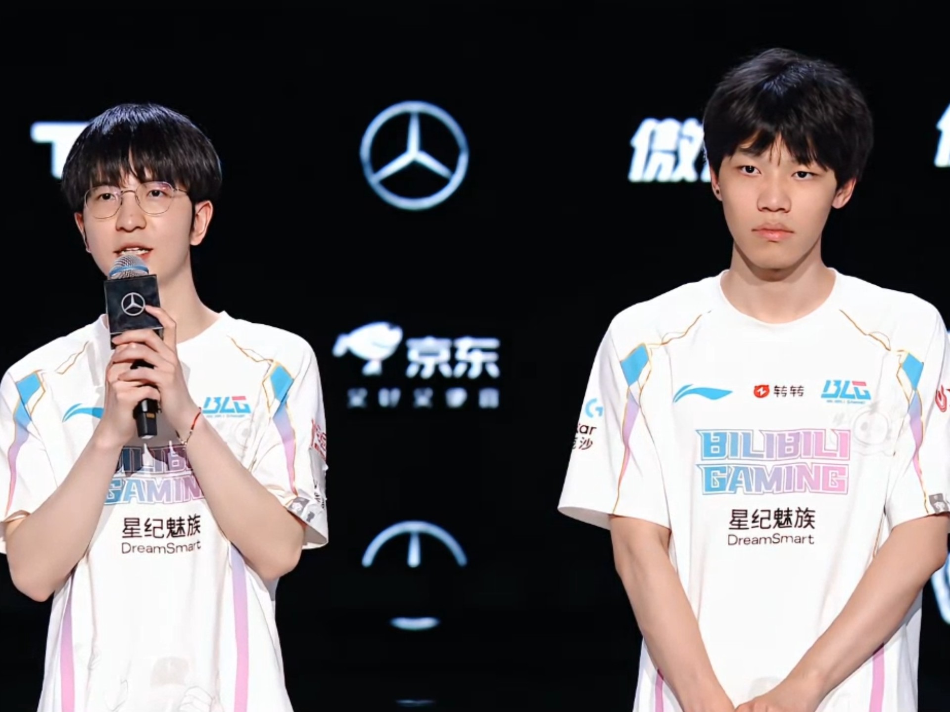 RNG力克DK，Clid开启传奇时刻激烈交锋小组赛，技惊四座