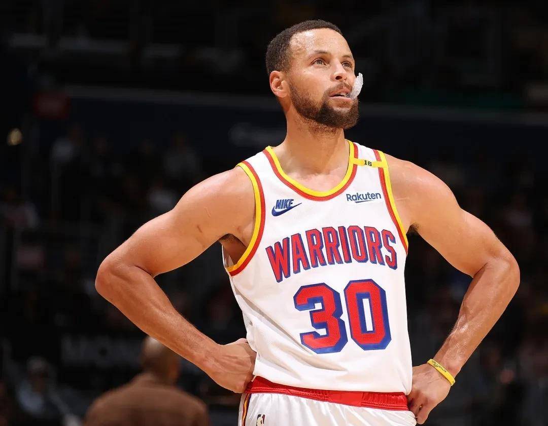 开云体育登录-勇士继续高歌猛进，库里表现抢眼