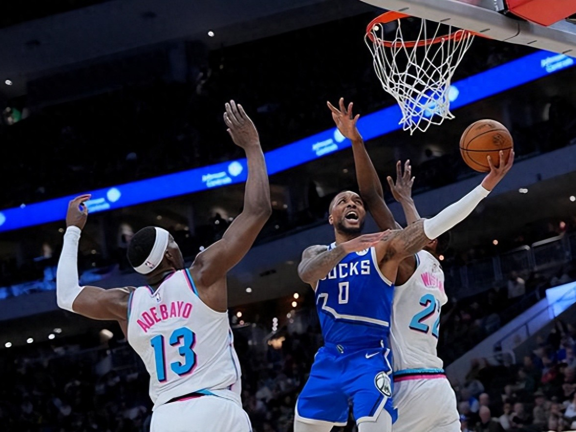 NBA常规赛战绩：雄鹿豪取13连胜，湖人遭遇两连败