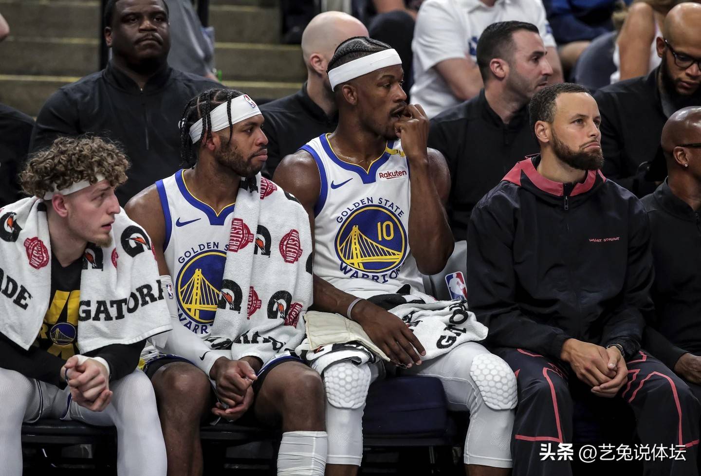 勇士队禁赛球迷，无故闯入更衣室