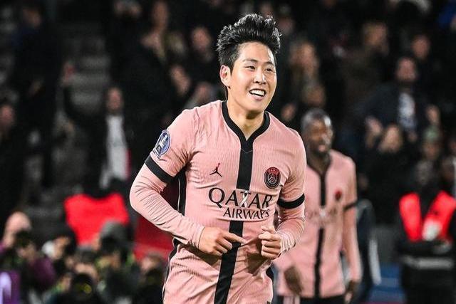 站上巅峰!亚洲足坛领军人物抢头条 站上巅峰!亚洲足坛领军人物抢头条