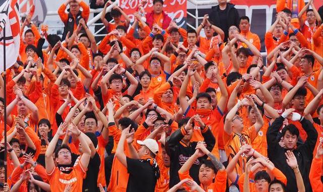 纪录闪耀赛场:中超球员抢眼表现 纪录闪耀赛场:中超球员抢眼表现