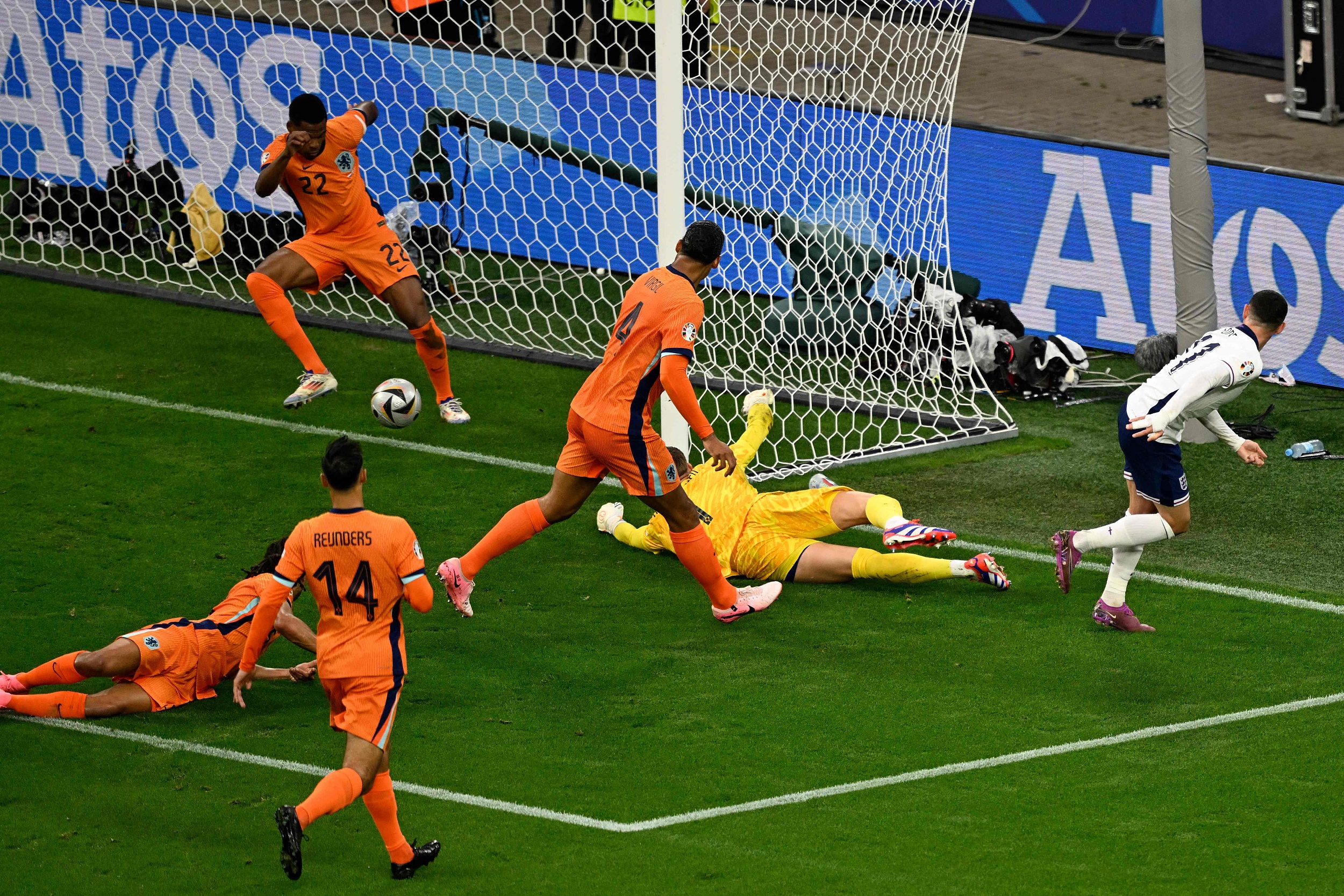 英格兰队豪取九连胜,登顶国际冠军赛 英格兰队豪取九连胜,登顶国际冠军赛