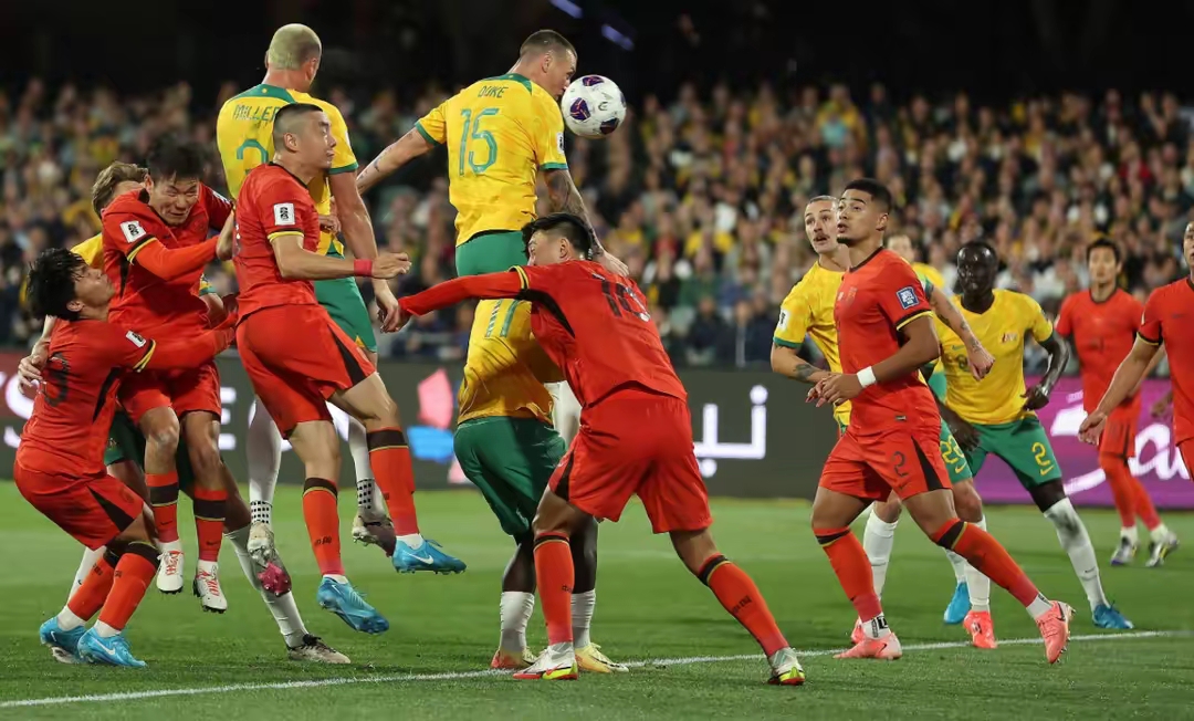 欧锦赛比赛轮番上演,盛况空前热闹纷呈 欧锦赛比赛轮番上演,盛况空前热闹纷呈