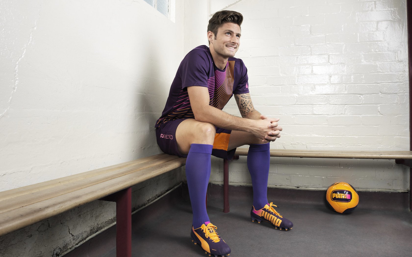 开云官网-突破壁垒，终结悬念，当布伦森撕裂骑士防线，德罗赞一脚定江山