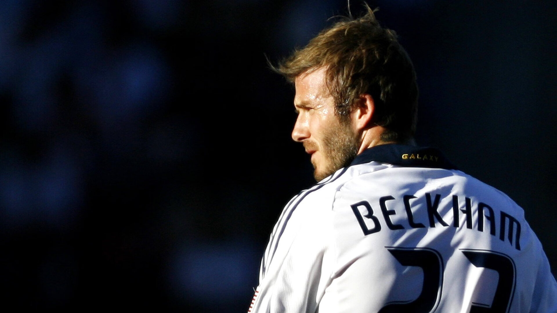 绿茵场与乒乓台，英格兰逆转背后的梁靖崑式惊艳