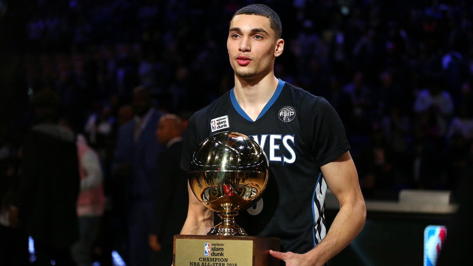 最后一圈，当十号的银色箭矢，刺穿红牛心脏